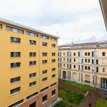 Suzzani 96 - Bicocca Area Apartman *